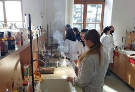 Laboratorní práce na gymnáziu