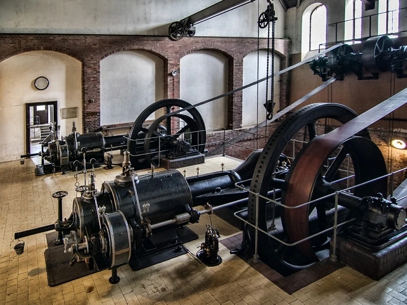 Od parních strojů k pohádce