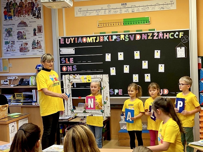 Do školy s Večerníčkem